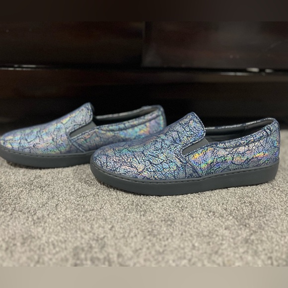 VIONIC PRO with vio grip. Never worn, like new quality. - Picture 2 of 4